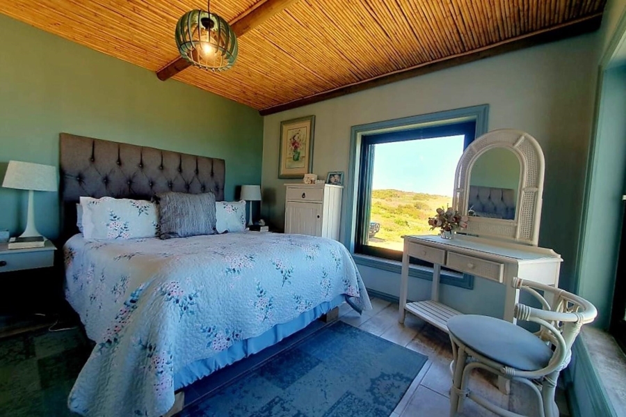 4 Bedroom Property for Sale in Fynbosstrand Western Cape